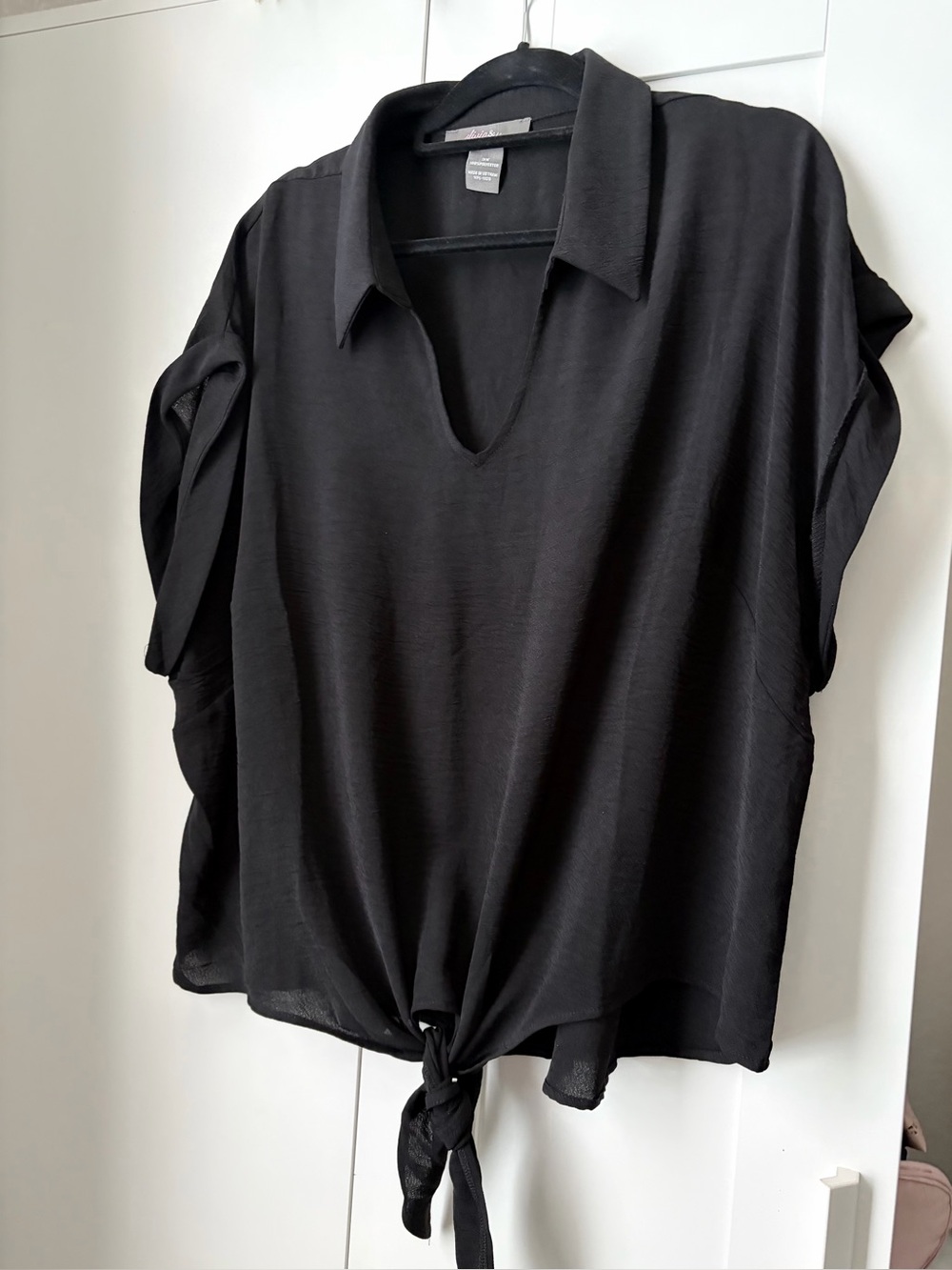 Relaxed Black Tie-Hem Collared V-Neck Blouse